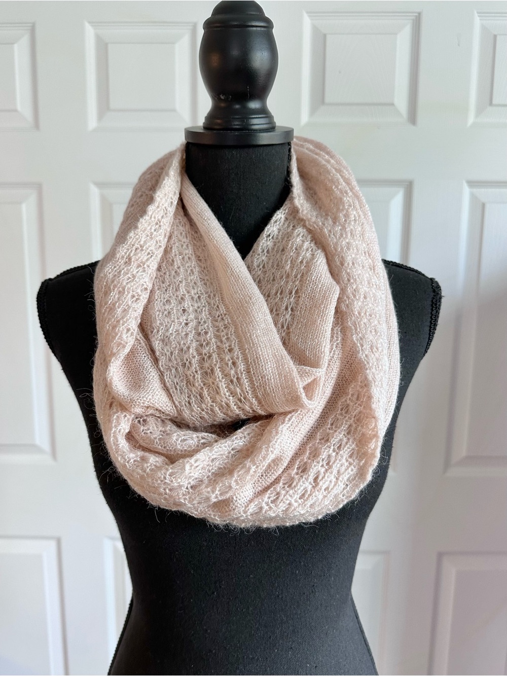 Ann Taylor Blush Pink Peach w/ Metallic Silver Pointelle Knit Infinity Scarf